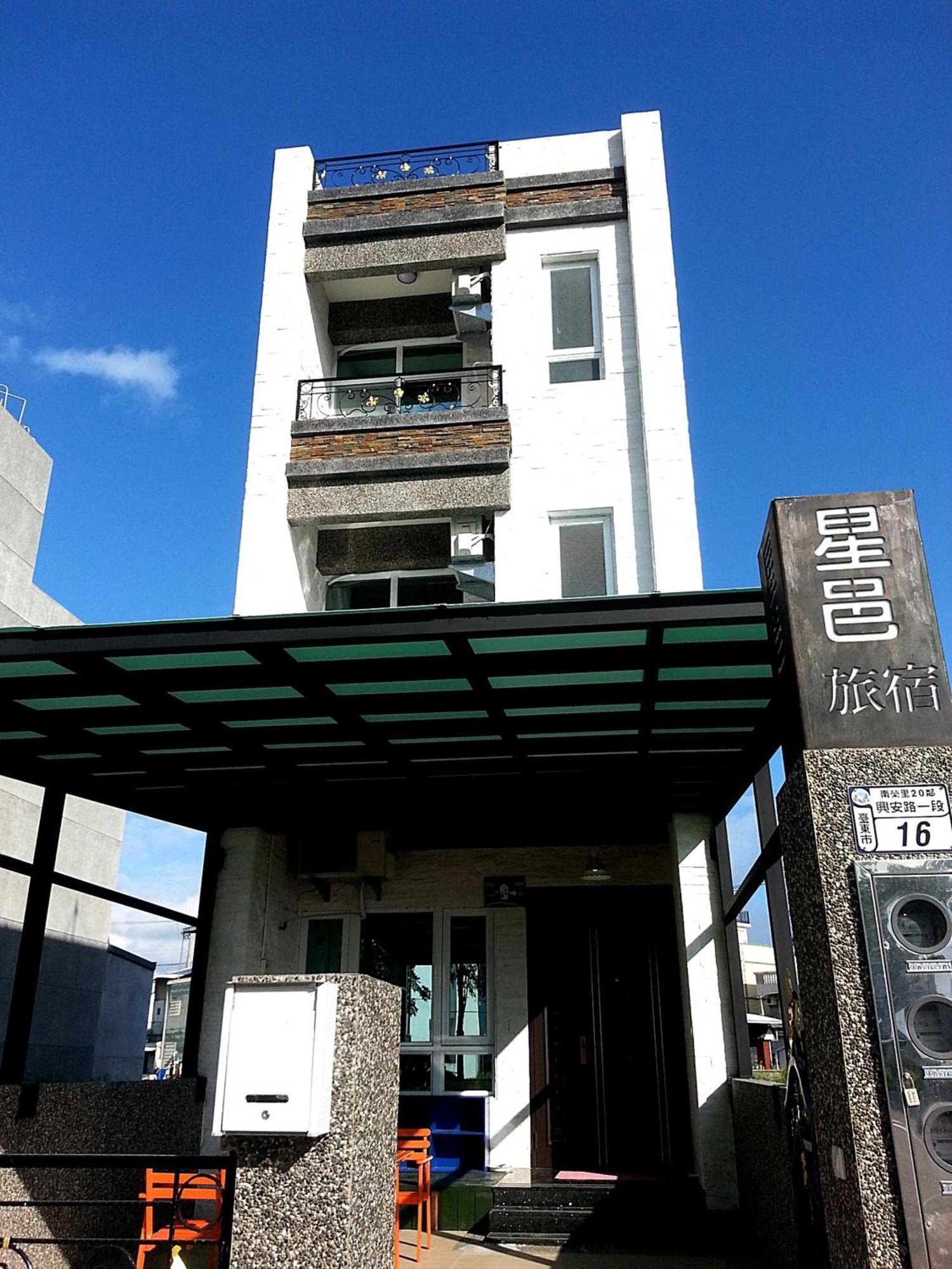 I Star Bed And Breakfast T'ai-tung Extérieur photo